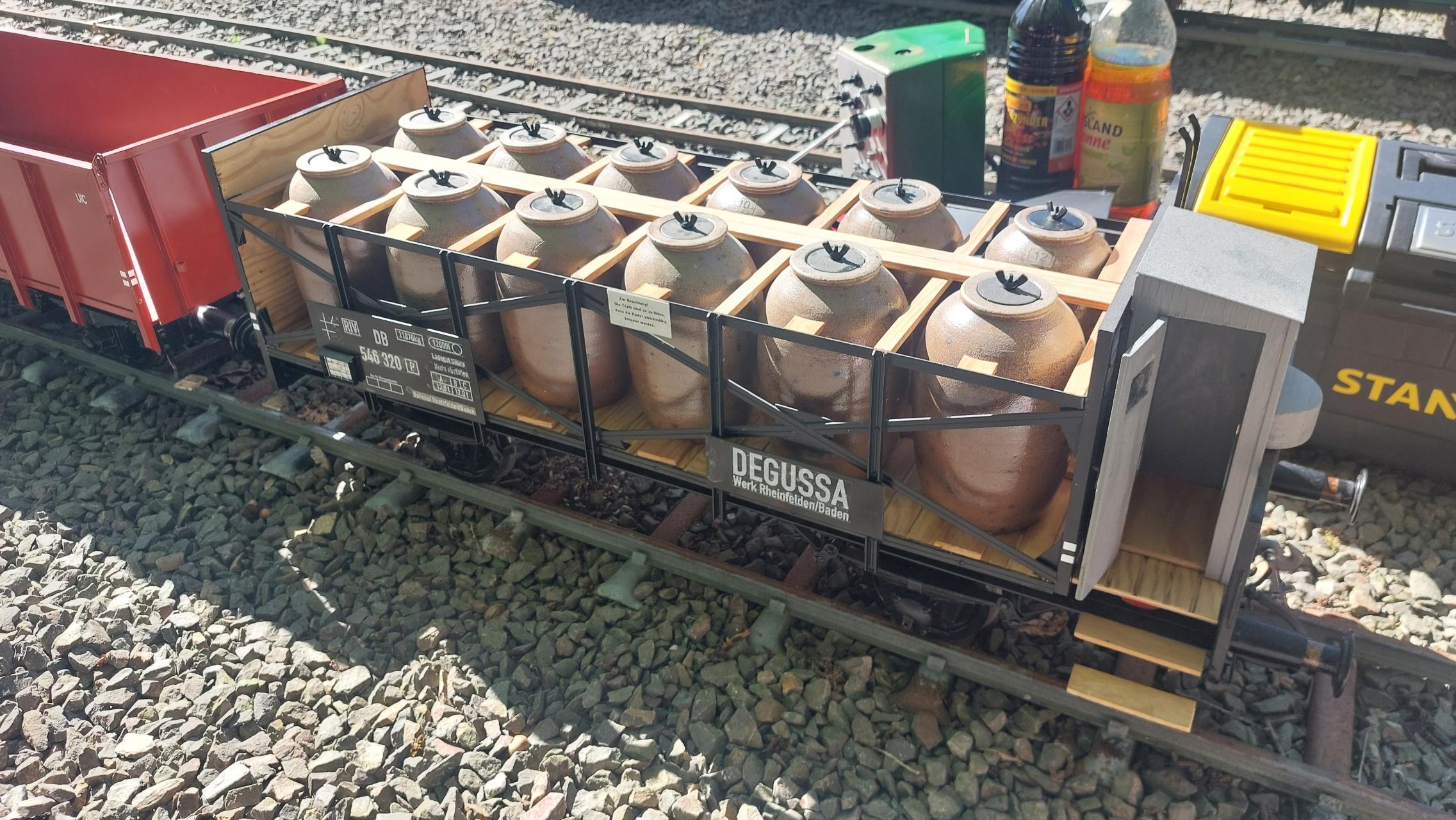 Säuretopfwagen